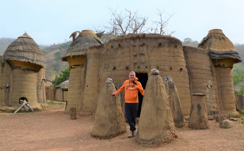 la-valle-dei-tamberma-visita-a-un-luogo-fiabesco-patrimonio-dell-umanità